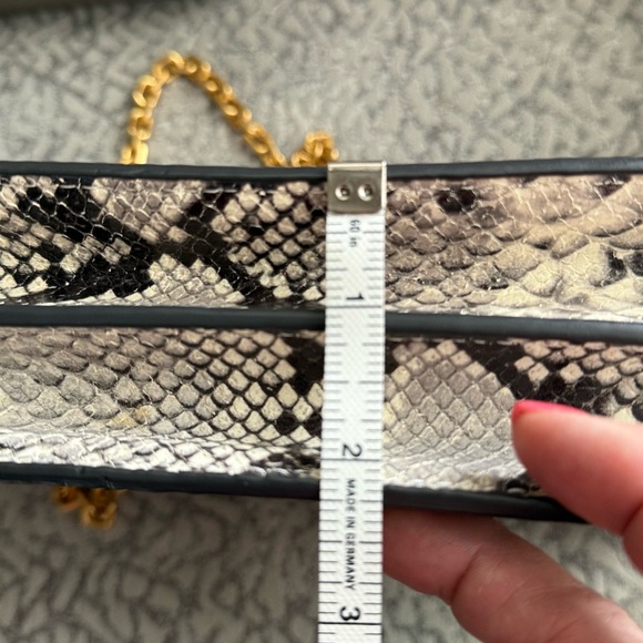 Tory Burch Gemini Link Chain Shoulder Bag - Picture 8 of 9